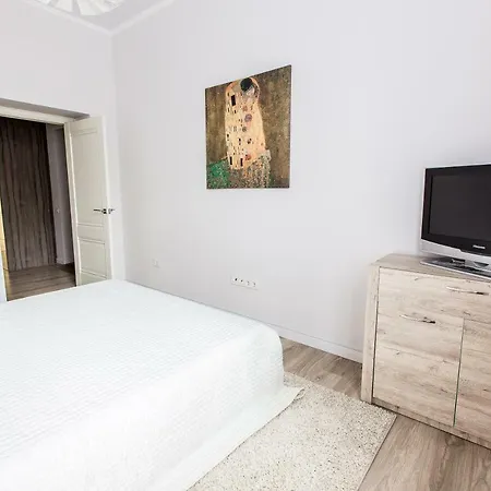 Sutkiminsk Economy Apartment *